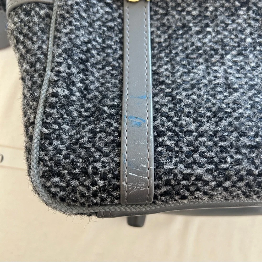 Oscar De La Renta Overnight Travel Luggage Bag Gray Shoulder Overnight